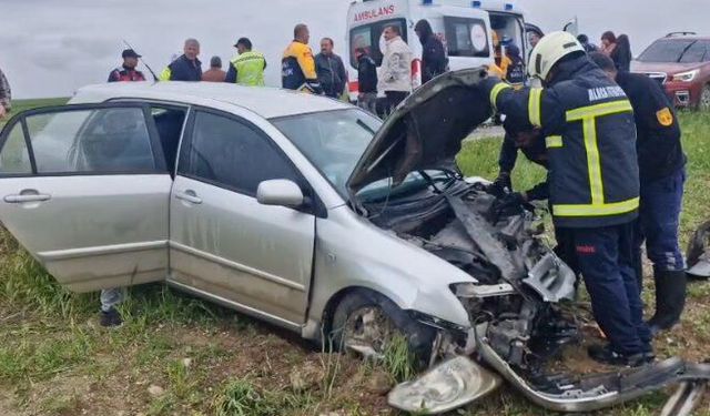 Çorum'da iki otomobil çarpıştı: 6 yaralı