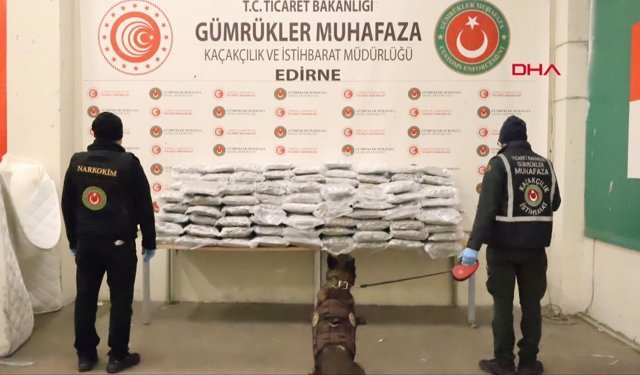 Sınır kapılarında toplam 659 kilogram uyuşturucu madde ele geçirildi