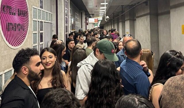 Kanye West'in İstanbul konseri öncesi metroda izdiham yaşandı