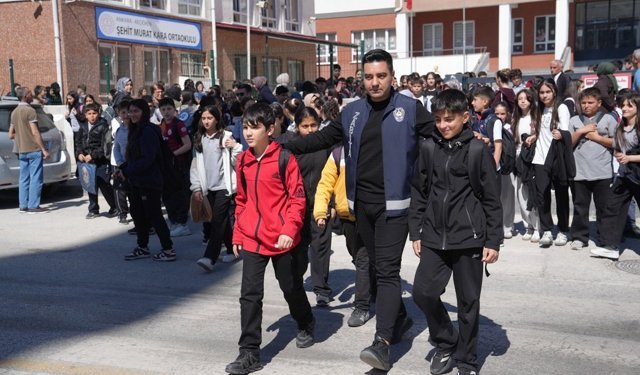Keçiören’de okul çıkışlarında zabıta seferberliği