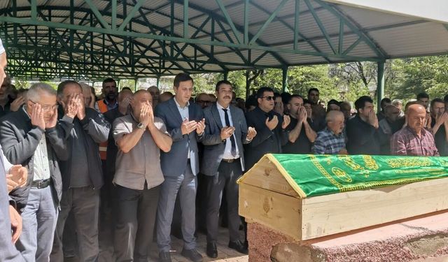 Bakım atölyesinde iki vagon arasında sıkışan işçi hayatını kaybetti