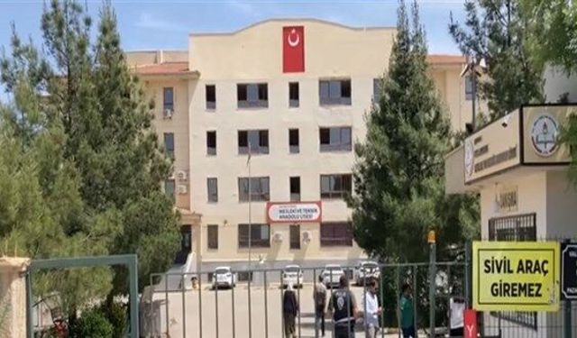 Okul bahçesinde fenalaşan lise öğrencisi yaşamını yitirdi