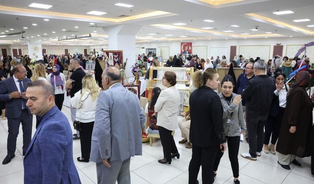 Mamak’ta kursiyerlerin el emeği ürünleri sergilendi