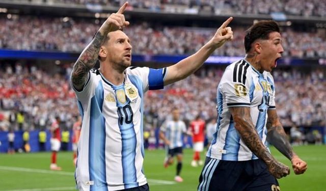 Messi'nin yıkadığı bebek 19 yıl sonra rakibi oldu!