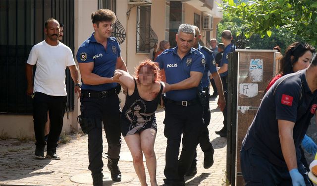 Ateşe verdiği eve kendisini kilitledi, kapı kırılarak çıkarıldı