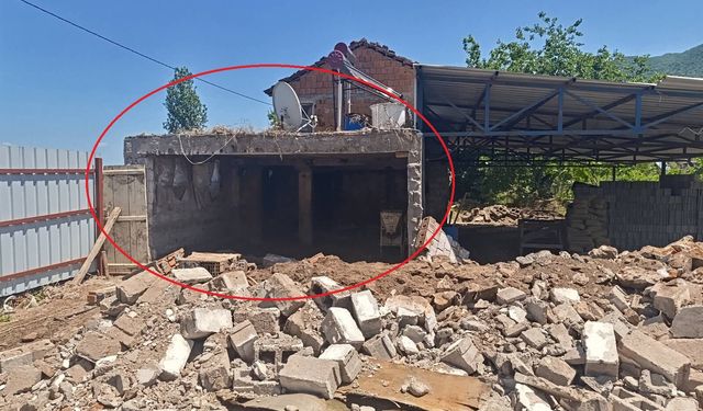 Çalıştığı inşaatta duvardan düşüp öldü