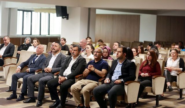 Yenimahalle’de erken ergenlik ve bağımlılık konusunda farkındalık semineri düzenlendi