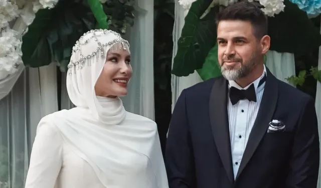 Gamze Özçelik'in eşinden romantik 2'nci yıl dönümü paylaşımı!