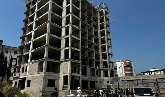İnşaatın 10'uncu katından düşen işçi öldü