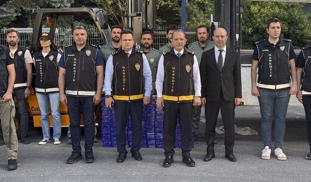 İstanbul'da bir tırda yaklaşık 130 kilogram eroin ele geçirildi