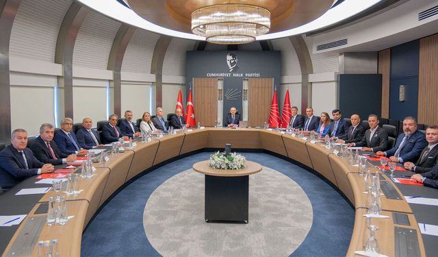 CHP MYK bugün toplanıyor: İhraçlar ve il örgütlerinde yeni görevlendirmeler gündemde