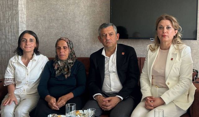 Özgür Özel'den Gülistan Doku'nun ailesine ziyaret