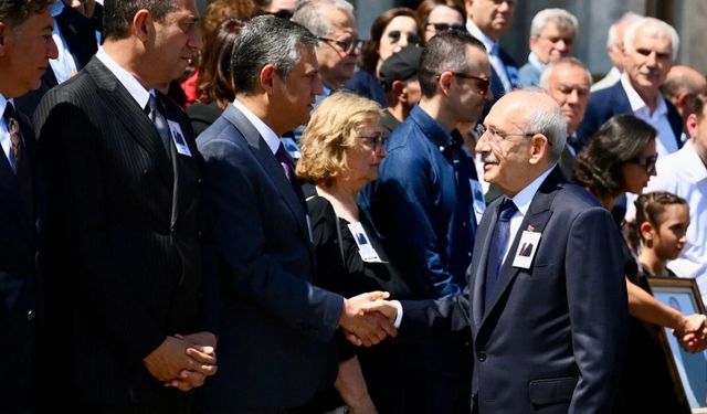 Mutlak butlan kararı sonrası ilk karşılaşma: Özgür Özel ve Kılıçdaroğlu tokalaştı