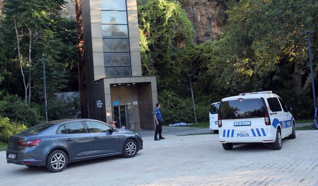 Antalya'daki 35 metrelik panoramik asansörden düşen kişi hayatını kaybetti!