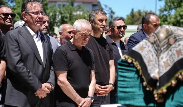 Rıza Çalımbay'ın annesi hayatını kaybetti