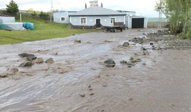 Kars'ta sel 5 köyde hasara yol açtı