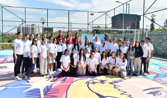 Ankara’da voleybol sahası sanatla yenilendi: Filenin Sultanları Batıkent’te ölümsüzleşti