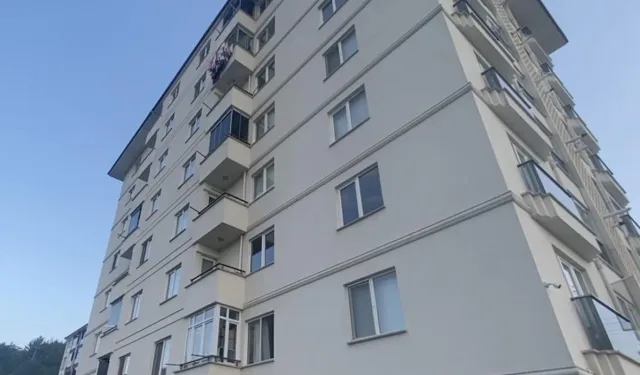 Binanın 7. katından düşen 2 yaşındaki çocuk hayatını kaybetti