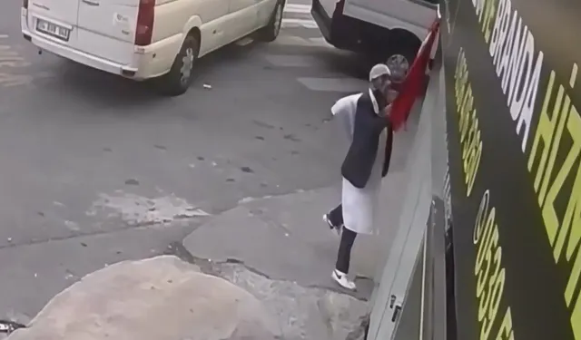 Türk bayrağını sökerek yere atan şüpheli: 'Arada sırada kendimi kaybediyorum'