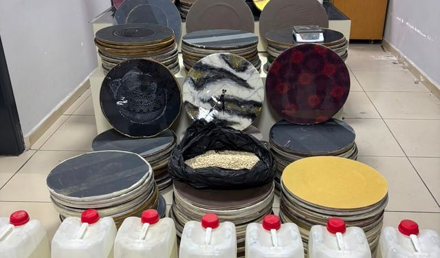 Duvar saatlerinden uyuşturucu hap çıktı!