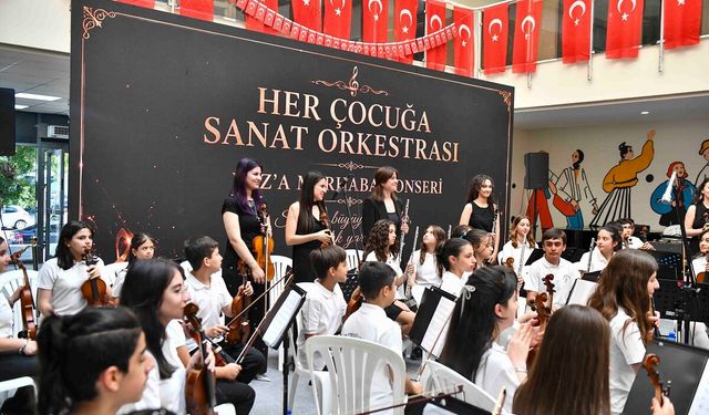 ‘Her Çocuğa Sanat’ projesinde 4. yıl gururu: Genç orkestra alkış topladı