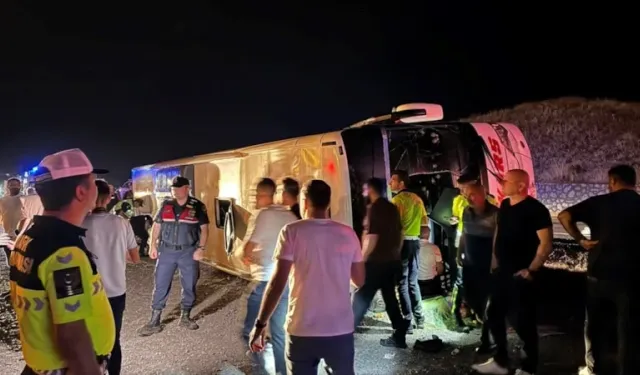 Kırıkkale'de yolcu otobüsü devrildi: 10 yaralı