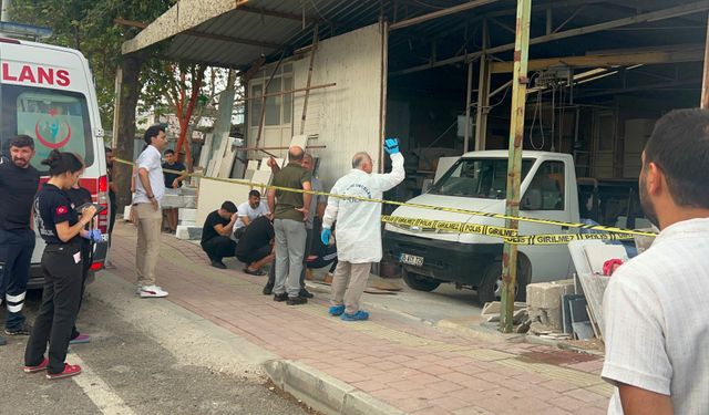 Mermer tezgahının altında kalan 2 çocuk annesi yaşamını yitirdi