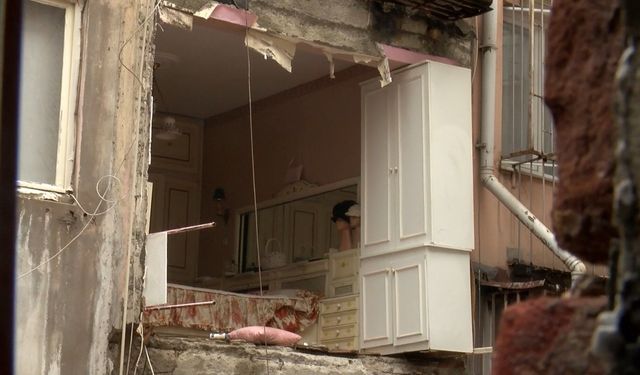 Şişli’de binanın duvarı çöktü; mahalleli deprem oldu zannetti