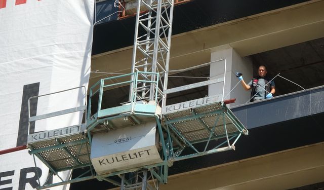 Yük asansöründe elektrik akımına kapılan işçi, 7'nci kattan düşüp öldü