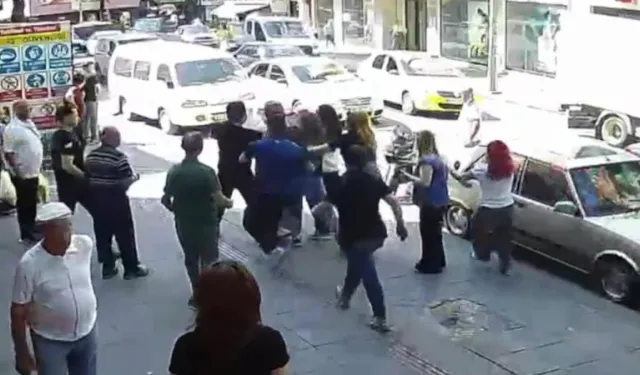 Kaza sonrası kavga çıktı: Kadın sürücüye dikiz aynasıyla saldırdı!