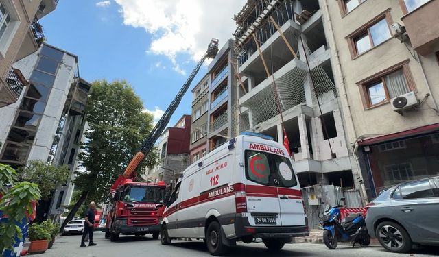 Beyoğlu'nda 'çıplak turist' alarmı: 'Dolaşmaya çıktım!'