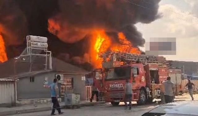 Elazığ’da fabrika yangını; ekipler müdahale ediyor