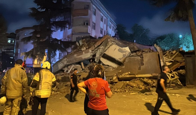 Bahçelievler'de 4 katlı bina çöktü