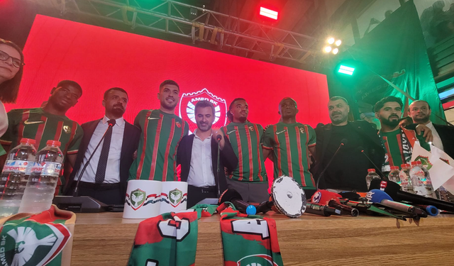 Amedspor’da 5 yeni transfer için imza töreni