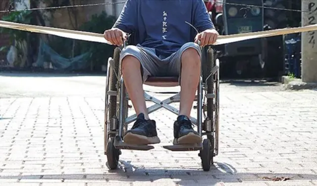 15 yaşındaki engelli çocuk zincirle bağlı halde bulundu
