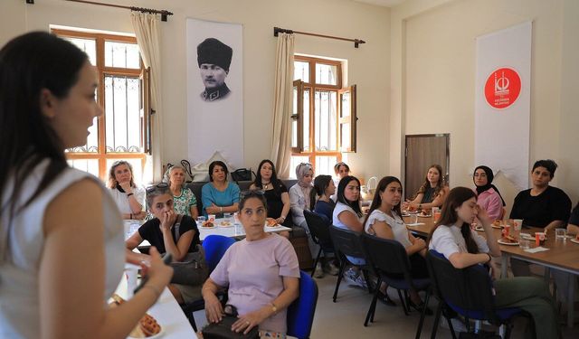 Keçiören’de ailelere etkili ebeveynlik semineri düzenlendi