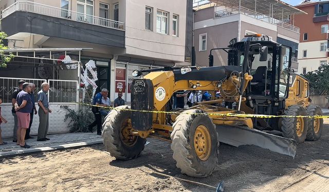 İş makinesinin altında kalan işçi öldü