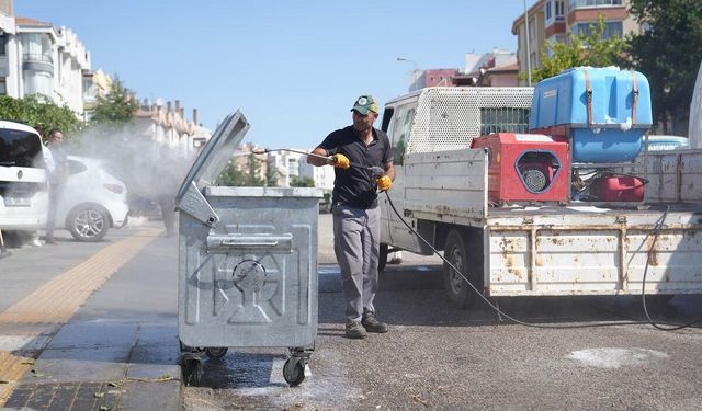 Keçiören’de cadde ve sokaklar temizleniyor