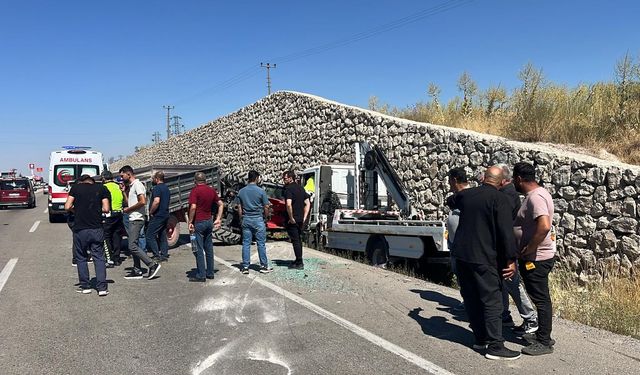 Nevşehir'de çekici ile traktör çarpıştı: 4'ü çocuk 6 yaralı