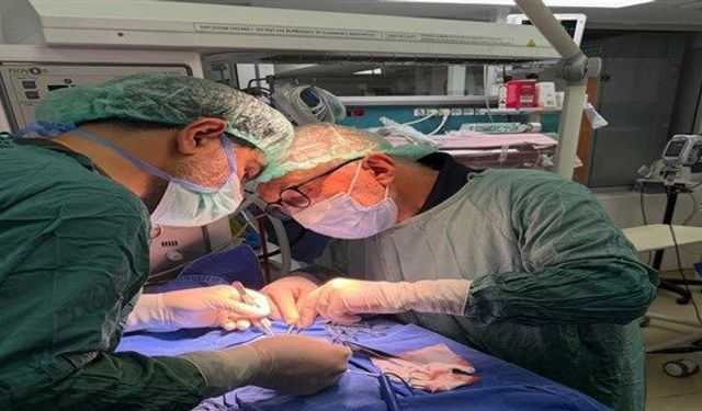 610 gram doğan Rüzgar bebeğe, yoğun bakım ünitesinde kalp ameliyatı