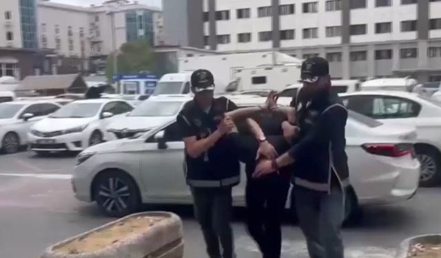 Suç örgütü üyesi, yurt dışına kaçarken TIR'da yakalandı!