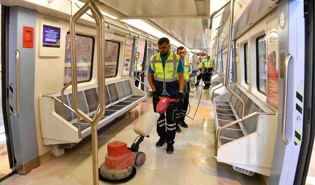 Metro ve ANKARAY’da hijyen mesaisi: 57 istasyon gece boyunca temizleniyor