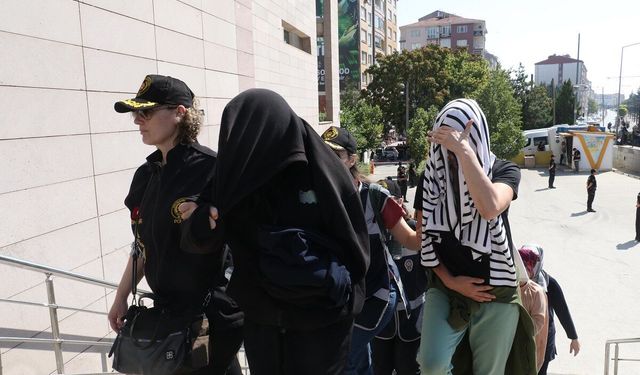Eskişehir merkezli 19 ilde modem dolandırıcılığı operasyonunun şüphelileri adliyede