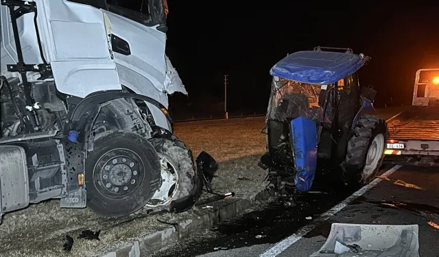 Uşak’ta traktör ile tır çarpıştı: 1 ölü, 1 yaralı