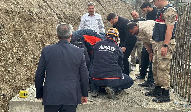 Yol genişletme çalışması yapılan alana uçan otomobildeki 3 kişi öldü