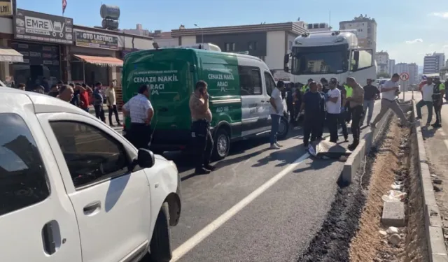 Mersin'de tankerin çarptığı yaya hayatını kaybetti