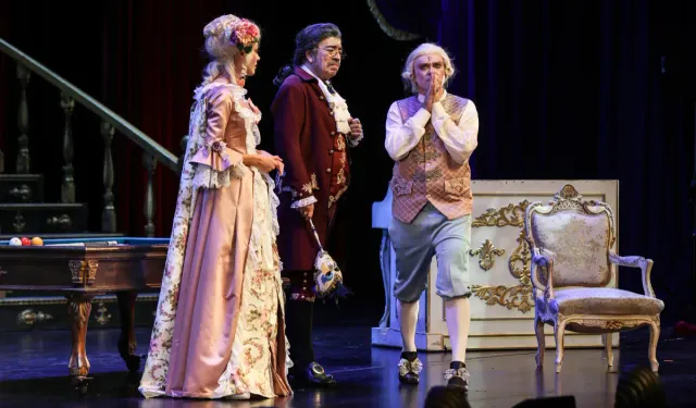 Amadeus sahnelere veda ediyor