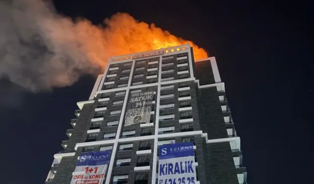 Ankara'da bir binanın çatısında yangın çıktı