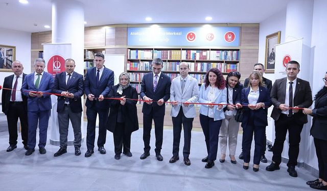 Keçiören’de Atatürk Kitaplığı açıldı: 567 eser okuyucularla buluştu
