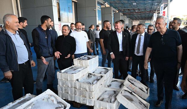 Balıkçı esnafı yeni sezona Mansur Yavaş’la 'merhaba' dedi